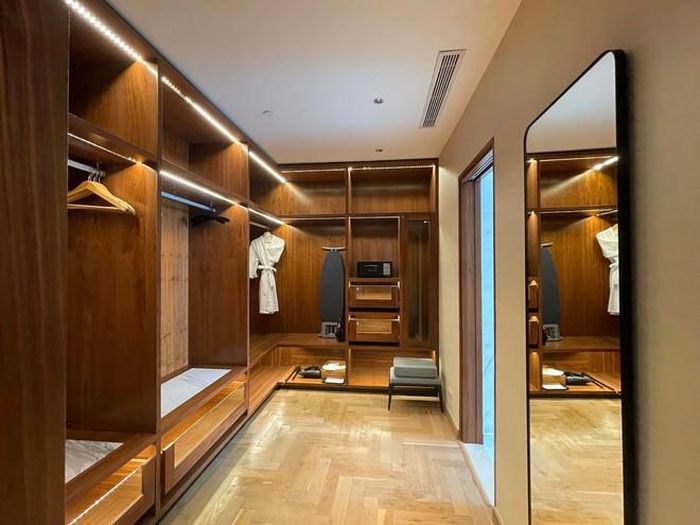 Phía Tây Hà Nội cũng là một trong những khu vực có nhiều khách sạn mới, hiện đại được xây dựng trong thời gian qua.