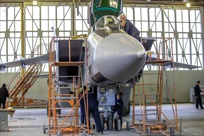 Cục Tình báo thuộc Bộ Quốc phòng Ukraine (GUR) mới đây cho biết thêm một thông tin giá trị đó là các doanh nghiệp chính chịu trách nhiệm sản xuất tên lửa Kh-47M2 Kinzhal cho tiêm kích MiG-31 bao gồm: