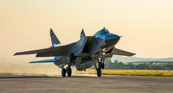 Nga không sản xuất thêm máy bay chiến đấu MiG-31 mới nào, vì vậy rất có thể để mở rộng MiG-31K/I, Moskva buộc phải lấy máy bay từ kho dự trữ từ thời Liên Xô, ước tính vào năm 2018 là khoảng 130 - 150 chiếc.