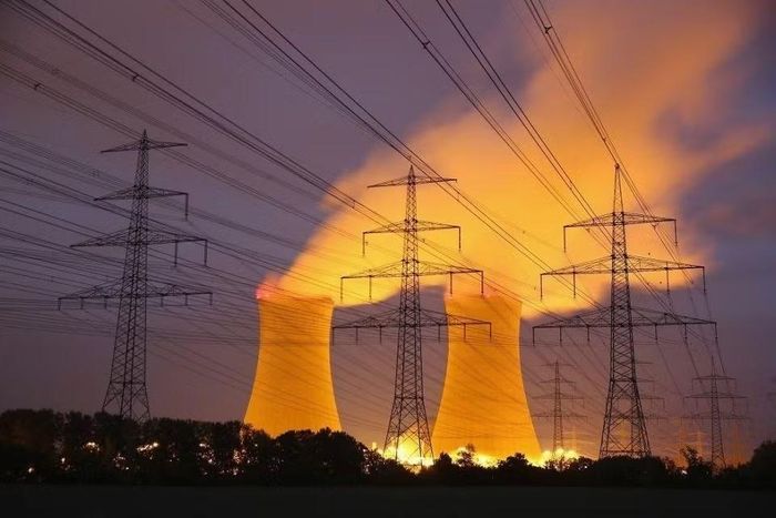 Điều này gây bất ngờ nhưng cũng hợp lý, bởi trước đó Saudi Arabia đã tìm đến Nga với một chương trình hợp tác tương tự, và nếu Mỹ không đồng ý, họ sẽ mất một đồng minh quan trọng tại Trung Đông vào tay Moskva.