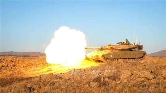 Thứ hai, Tổng thống Donald Trump đã hứa sẽ phủ quyết nó, biến việc ủng hộ Israel trở thành nền tảng trong chính sách đối ngoại của ông.