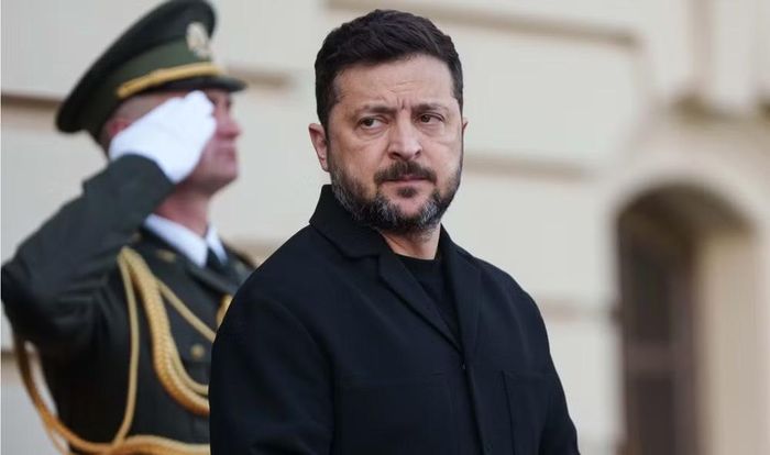 Quyết định miễn nhiệm Bộ trưởng Quốc phòng Mykhailo Fedorov của Tổng thống Ukraine Volodymyr Zelensky đang tạo ra cuộc khủng hoảng chính trị hiếm thấy giữa thời điểm chiến sự với Nga vẫn diễn biến căng thẳng.