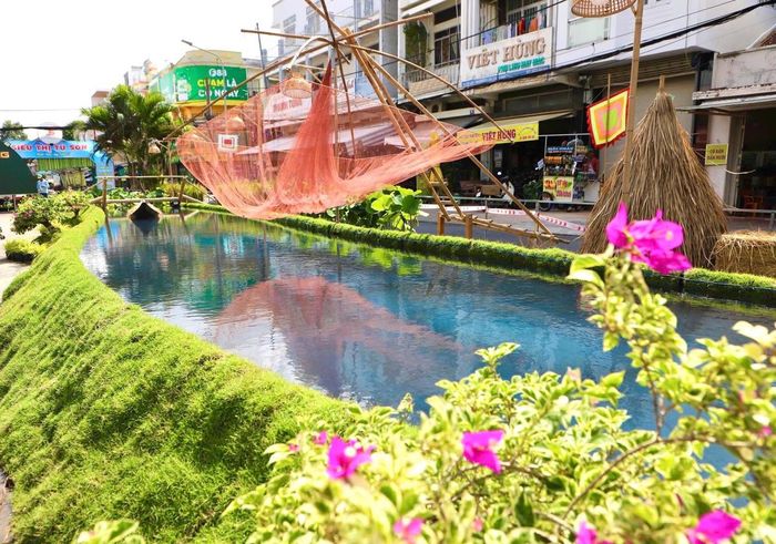 Không gian tái hiện Chợ Vườn Quýt xưa được hoàn thiện, sẵn sàng phục vụ người dân và du khách. (Ảnh: Liễu Hiền).