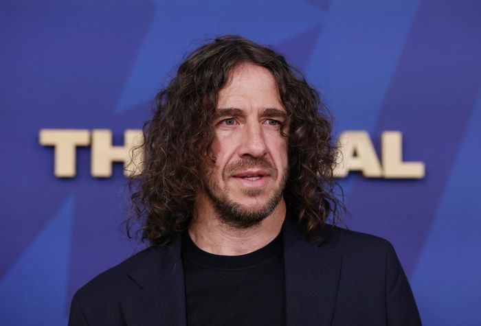 Huyền thoại của Tây Ban Nha và Barcelona, Carles Puyol đến từ sớm để cổ vũ cho "La Roja". Anh là thành viên của tuyển Tây Ban Nha giành chức vô địch World Cup 2010 trên đất Nam Phi. Ảnh: Reuters.