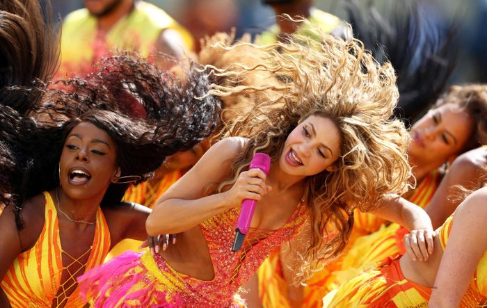 Đến năm 2026, Shakira tiếp tục viết nên lịch sử khi sáng tác và trình diễn ca khúc chủ đề mới, đồng thời xuất hiện ở cả lễ khai mạc lẫn trận chung kết cùng một kỳ World Cup. Trước khi vang lên trên sân khấu, "Dai Dai" cũng vươn lên vị trí số một trên bảng xếp hạng Billboard Global.