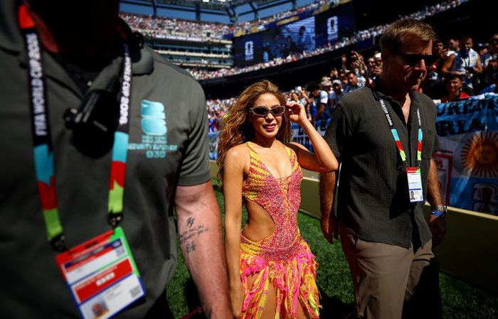 Trong lịch sử World Cup, có rất ít nghệ sĩ gắn bó với giải đấu như Shakira. Và trận chung kết World Cup 2026 giữa Tây Ban Nha và Argentina trên sân MetLife, siêu sao người Colombia tiếp tục ghi dấu ấn khi trở thành tâm điểm của chương trình biểu diễn giữa giờ.