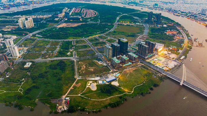 Thị trường M&A nửa đầu năm 2026 được dẫn dắt bởi các giao dịch quy mô lớn trong lĩnh vực bất động sản, du lịch - lưu trú và tài chính. Ảnh: Quốc Hoàng.