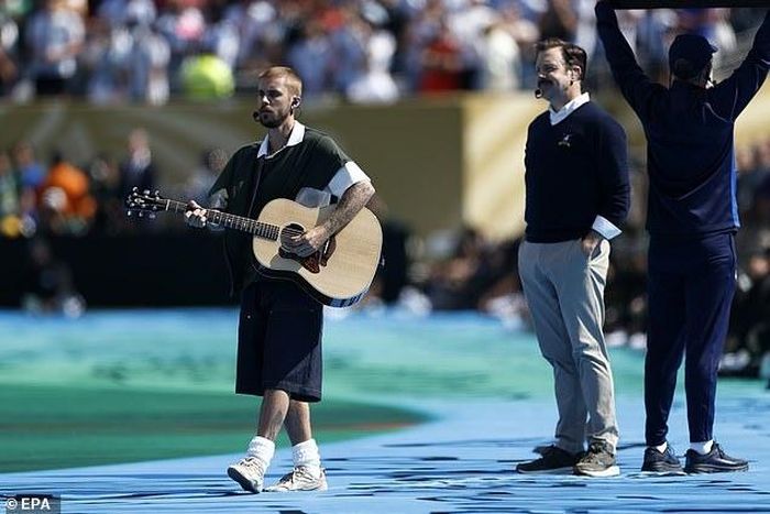 Justin Bieber trình diễn ở World Cup. Ảnh: EPA.