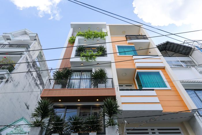 Theo hướng dẫn của Thuế TP Hà Nội, cá nhân có nhiều nhà cho thuê tại các tỉnh, thành khác nhau chỉ cần nộp một bộ hồ sơ khai thuế, nhưng phải nộp thuế tại từng địa phương. Ảnh: Quỳnh Danh.