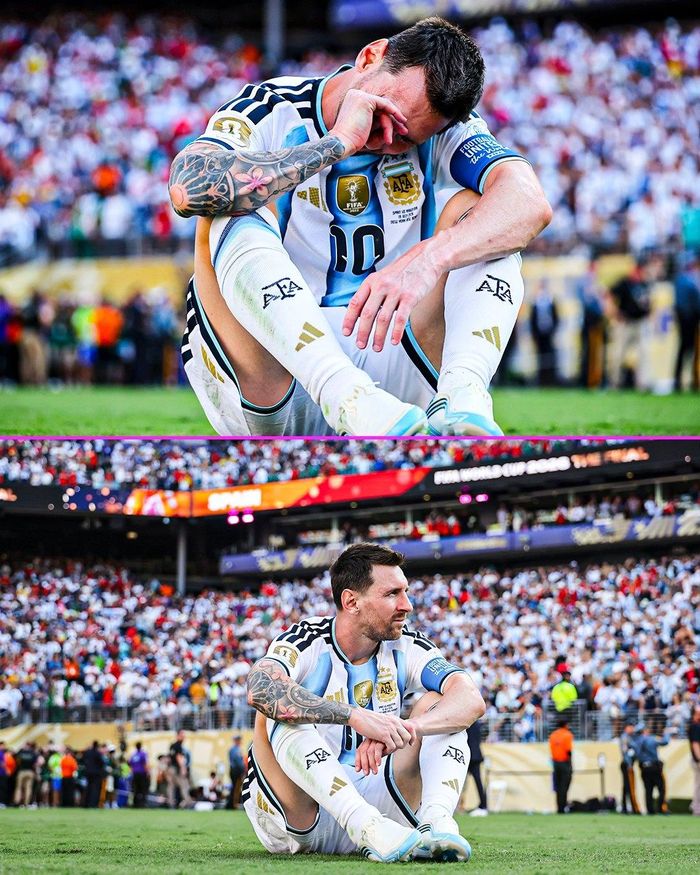 Khoảnh khắc tiếng còi mãn cuộc vang lên, máy quay lia tới khu vực Messi. Thủ quân Argentina bộc lộ biểu cảm cay đắng, chấp nhận việc không thể cùng đàn em bảo vệ ngôi vương World Cup. Ảnh: TNT Sports.