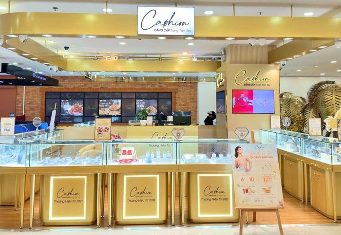 Cửa hàng kim cương Cashion thông báo tạm dừng hoạt động kinh doanh trong 2 tháng. Ảnh: Cashion.