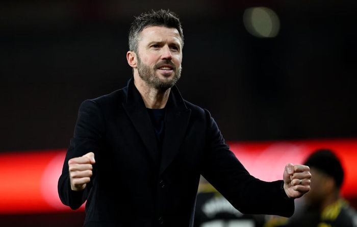 Manchester United sẽ tiếp tục bổ sung hàng tiền vệ cho huấn luyện viên Michael Carrick.