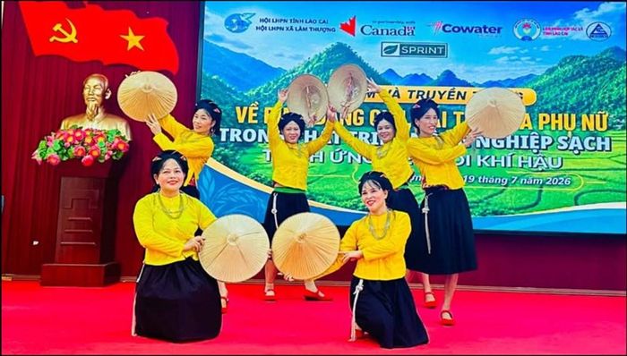 Phụ nữ Lâm Thượng đang khẳng định vai trò nòng cốt trong tổ chức sản xuất sạch, giữ gìn nghề truyền thống và bảo vệ môi trường sống