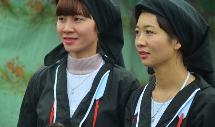 Trang phục của người Sán Dìu mộc mạc và giản dị. Ảnh: QN