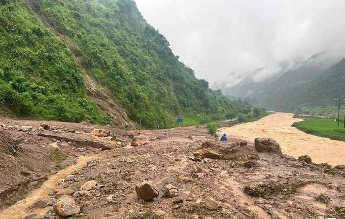 Đợt mưa lớn kéo dài đã gây lũ quét, sạt lở đất nghiêm trọng tại nhiều địa phương của tỉnh Sơn La. Ảnh: Công an tỉnh Sơn La