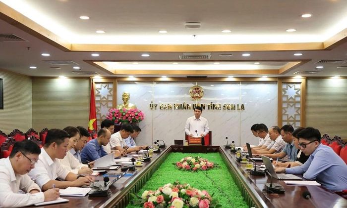 Ông Đặng Ngọc Hậu, Phó Chủ tịch UBND tỉnh Sơn La chủ trì cuộc họp