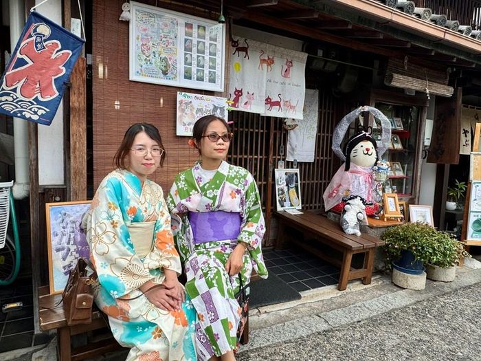 Khách du lịch Việt Nam trên phố cổ Kurashiki Bikan