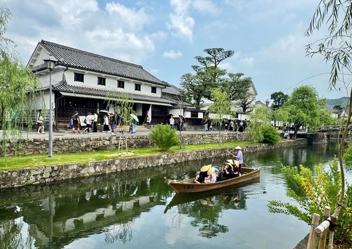 Thành phố Kurashiki những năm gần đây đã phát triển thành một thành phố công nghiệp, văn hóa và du lịch