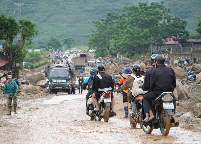 Quốc lộ 32 đoạn quan bản Chít, xã Mường Than đã thông xe. Ảnh: Nguyễn Oanh-TTXVN