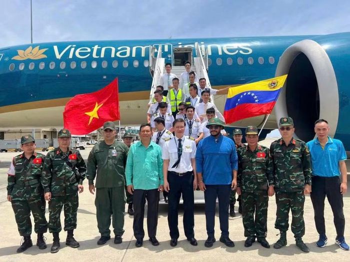 Đoàn cứu hộ, cứu nạn Việt Nam tham gia khắc phục hậu quả động đất tại Venezuela (Ảnh Đại sứ quán Việt Nam tại Venezuela).