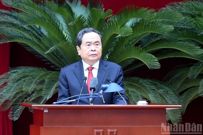 Đồng chí Trần Thanh Mẫn, Ủy viên Bộ Chính trị, Chủ tịch Quốc hội điều hành phiên khai mạc hội nghị.