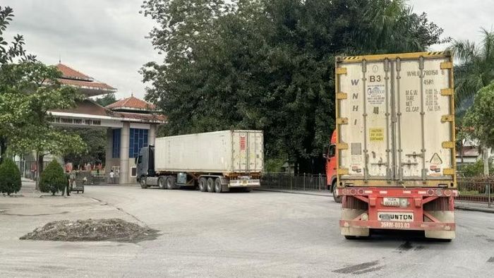 Hoạt động xuất khẩu hàng hóa qua Cửa khẩu quốc tế Thanh Thủy.