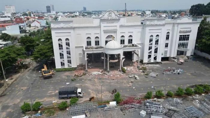 Tháo dỡ khu A của Dự án thời điểm giữa tháng 6/2026. Đến nay, toàn bộ khu vực này đã được tháo dỡ xong.