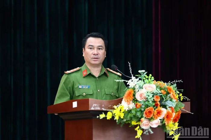Đại tá Phạm Đình Ngọc, Trưởng phòng Cảnh sát điều tra tội phạm về ma túy Công an Thành phố Hồ Chí Minh phát biểu tại hội nghị.