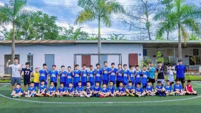 Hoạt động thu hút đông đảo các em nhỏ tham gia, mở ra cơ hội tiếp cận môi trường đào tạo bóng đá chuyên nghiệp cho những tài năng trẻ. (Ảnh: Trung tâm N2B Football Cao Bằng)