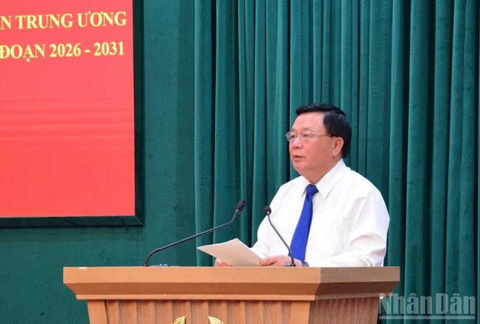Đồng chí Nguyễn Xuân Thắng, nguyên Ủy viên Bộ Chính trị, Chủ tịch Hội đồng Lý luận Trung ương phát biểu tại buổi lễ. (Ảnh: PHẠM CƯỜNG)