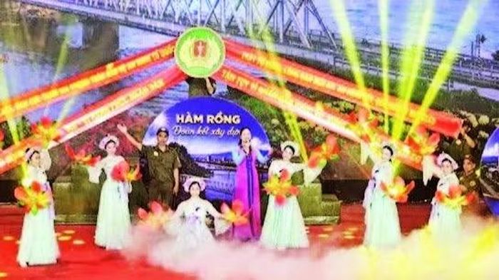 Đội tuyển Thanh Hóa thể hiện nội dung thi (Ảnh MAI LUẬN)