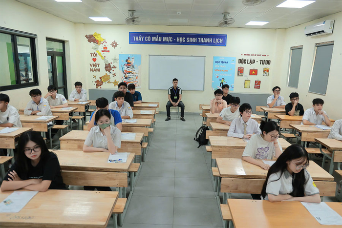 Học sinh tham dự Kỳ thi tốt nghiệp THPT năm 2026 tại Hà Nội. Ảnh: THÁI HƯNG