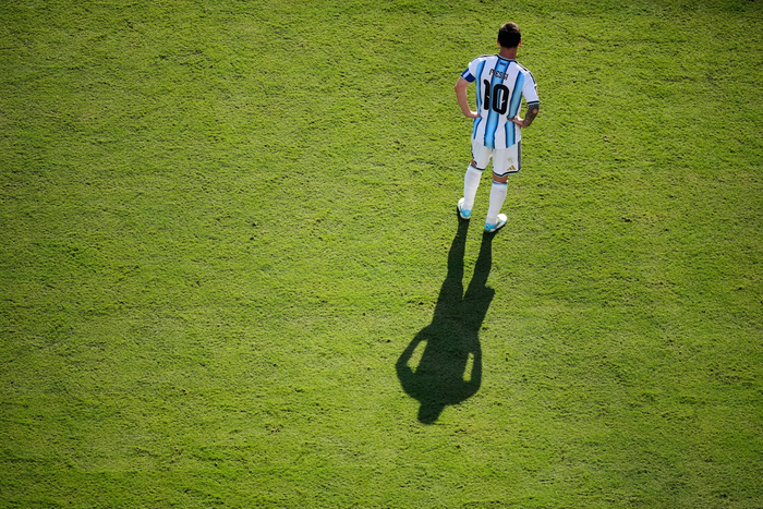 Trong trận chung kết, Messi bất lực, Messi cô đơn. Ảnh: AP