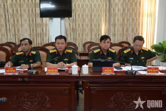 Đại biểu tham dự nghe nhận xét, kết luận kiểm tra.