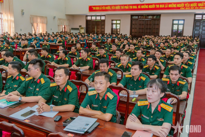  Các học viên tham gia lớp bồi dưỡng nghiệp vụ văn thư, lưu trữ.