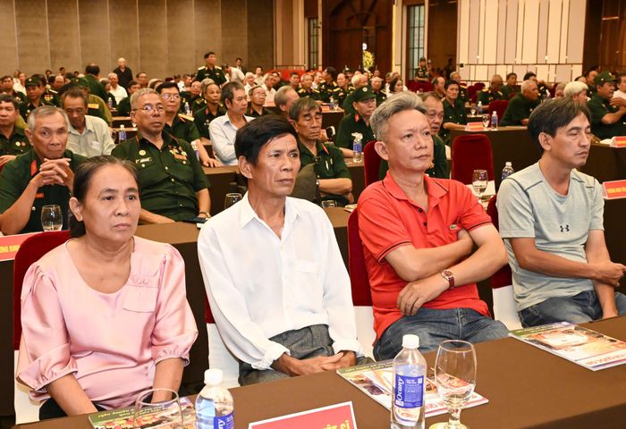  Đại diện gia đình liệt sĩ dự gặp mặt. Ảnh: VIỆT DŨNG 