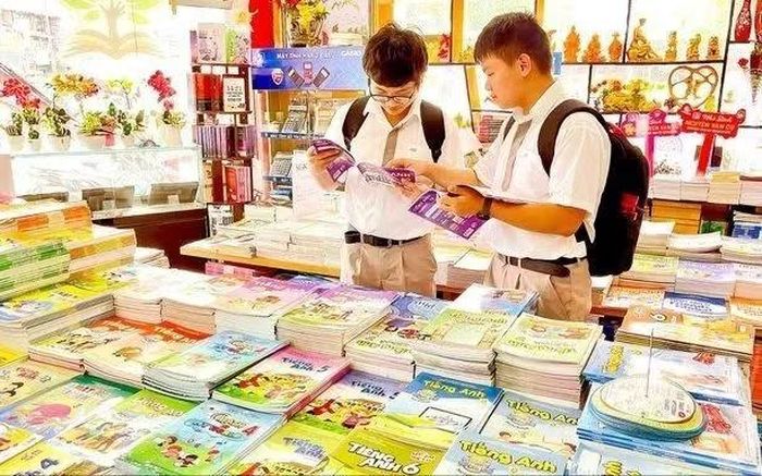 Bộ GD&ĐT quyết định sử dụng một bộ SGK giáo dục phổ thông thống nhất toàn quốc. Ảnh minh họa/Nguồn VTV