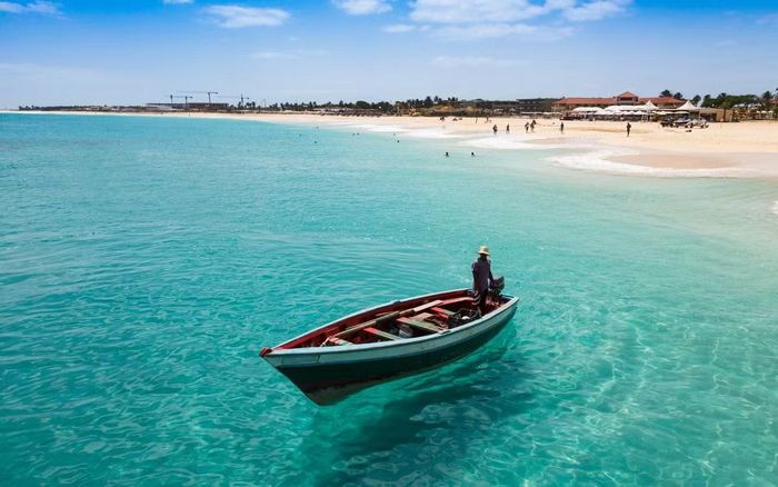 Sự xuất hiện ấn tượng tại World Cup đã đưa Cape Verde trở thành cái tên mới "bùng nổ" trên bản đồ du lịch quốc tế. (Ảnh: Emile Weber)