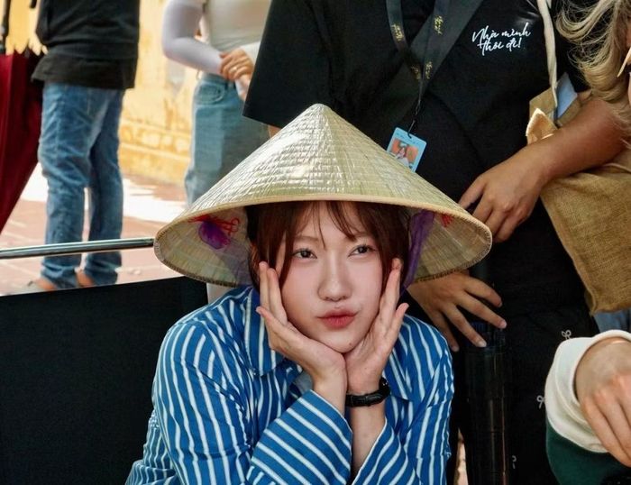 Uyển Ân trong phim "Nhà mình đi thôi". Ảnh: Harper’s Bazaar Việt Nam.