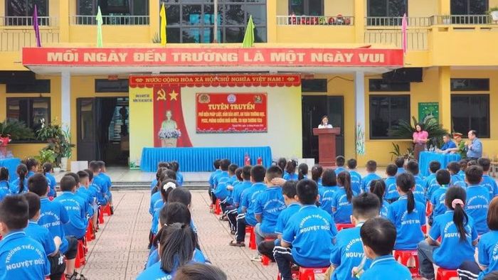 Trường Tiểu học Nguyệt Đức tăng cường các hoạt động ngoại khóa, trải nghiệm cho học sinh.
