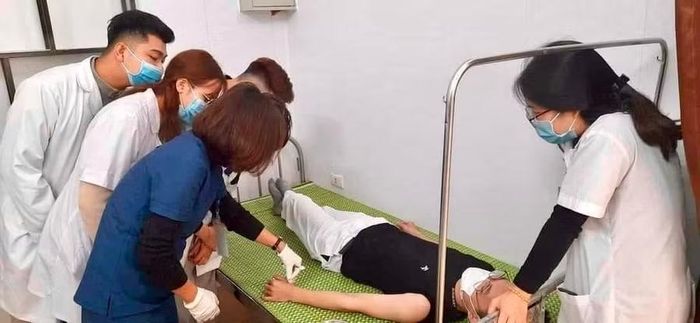 Sinh viên hệ Cao đẳng Điều dưỡng TUMP được rèn luyện kỹ năng thực hành lâm sàng bài bản.
