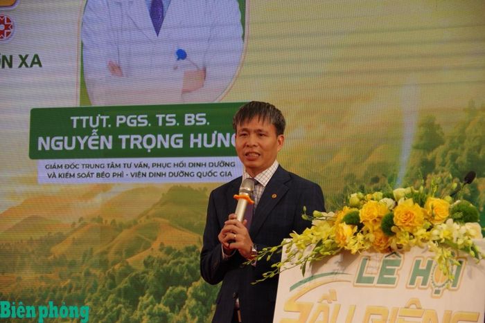 Chuyên gia dinh dưỡng Nguyễn Trọng Hưng trao đổi các thông tin khoa học tại Talk show chuyên đề "Dinh dưỡng sầu riêng". Ảnh: Thủy Nguyên