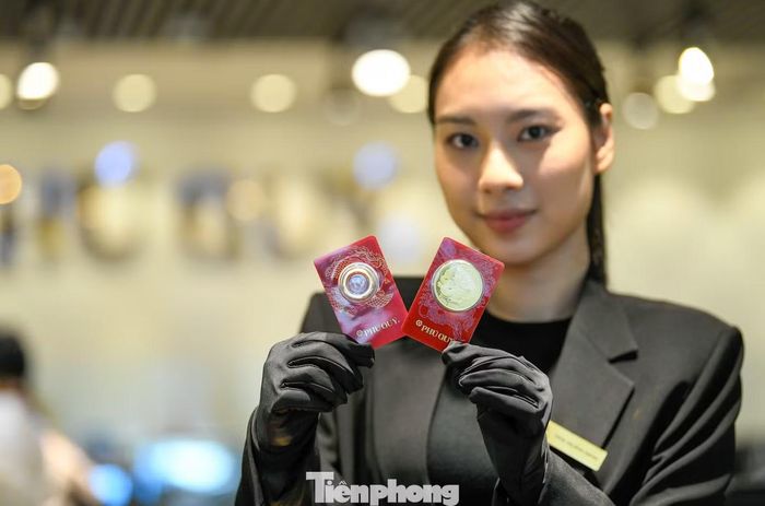 Giá vàng trong nước tiếp tục xu hướng giảm vào tuần mới (ảnh: Như Ý).