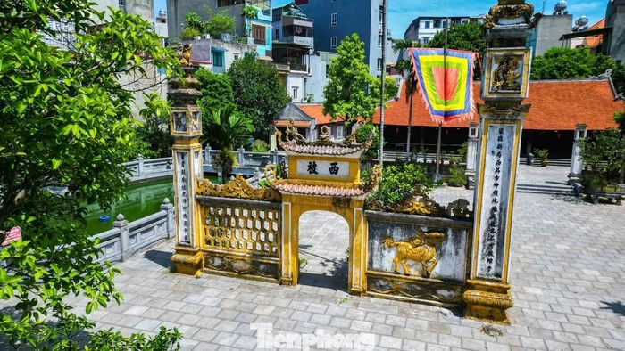 Đình và chùa Cót vẫn được bảo tồn giữa khu dân cư đông đúc, trở thành không gian sinh hoạt văn hóa quen thuộc của người dân địa phương.