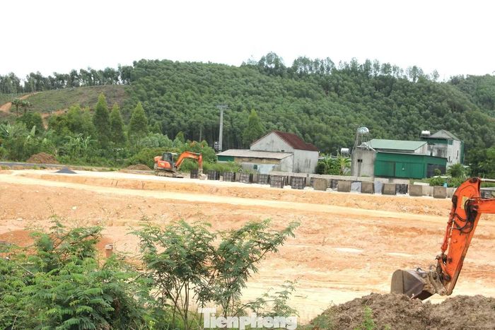 Các khu tái định cư được khẩn trương xây dựng.