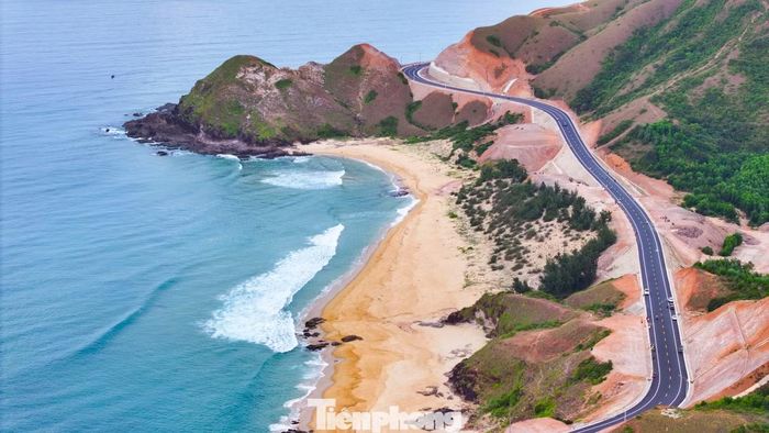 Cung đèo Lộ Diêu có chiều dài 4,5 km, nằm trong dự án tuyến đường ven biển ĐT.639, đoạn Mỹ Thành - Lại Giang do Ban Quản lý dự án nông nghiệp và phát triển nông thôn tỉnh Gia Lai làm chủ đầu tư.