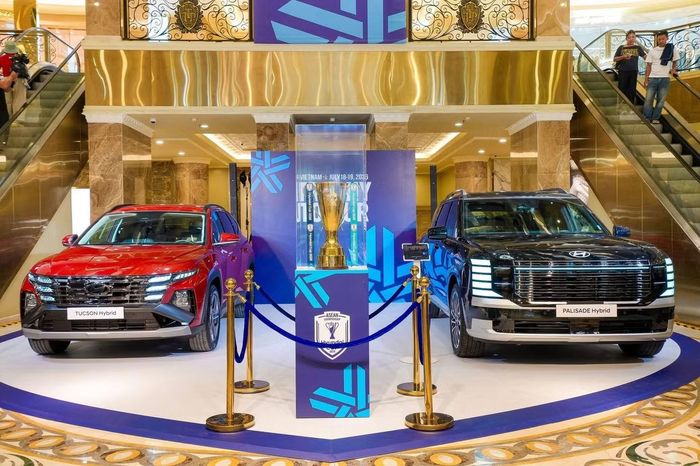 Tucson Hybrid và Palisade Hybrid được trưng bày tại Hà Nội.