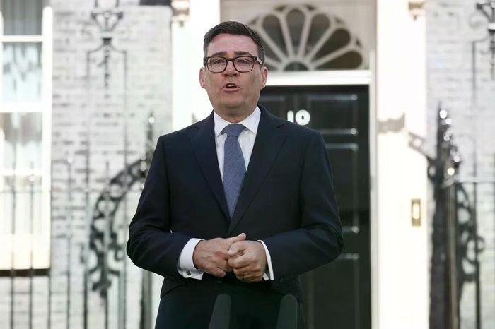 Ông Burnham phát biểu tại Số 10 phố Downing. (Ảnh: Getty Images)