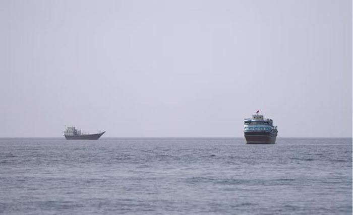 Tàu thuyền tại eo biển Hormuz. (Ảnh: Reuters)
