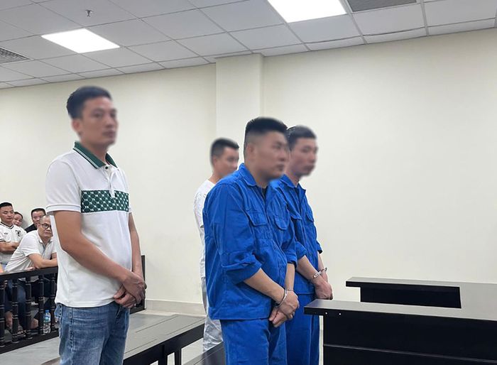 Các bị cáo tại phiên tòa xét xử.
